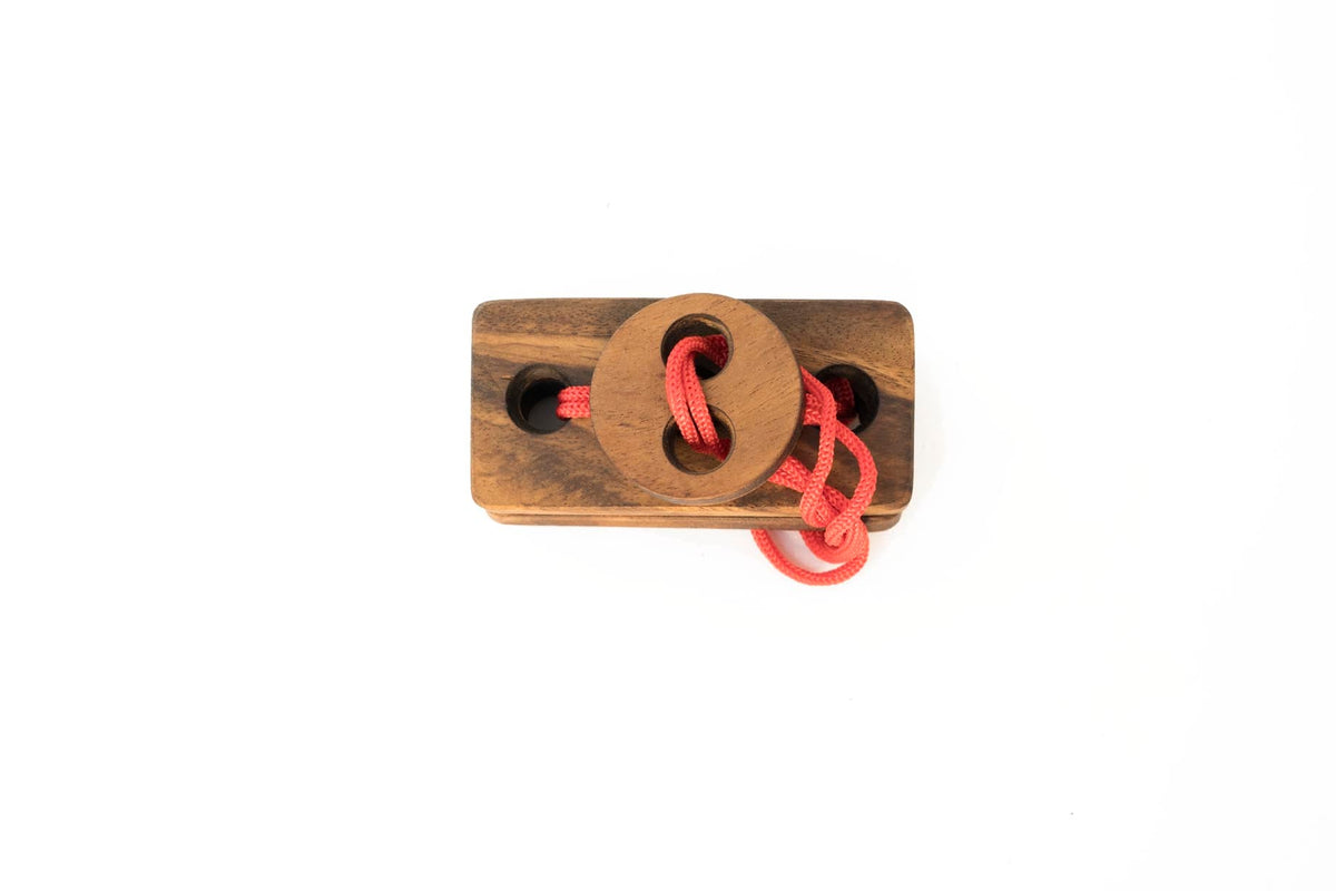 The Rat Trap - Wooden String Brainteaser Puzzle - Solve It! Think Out of  the Box